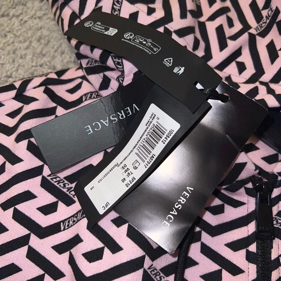 Versace La Greca Zip Up Hoodie! - Picture 4 of 6